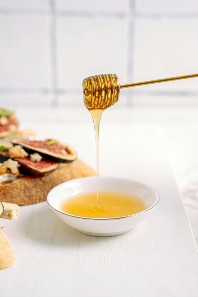 DIY honey and lemon glow mask for dull skin